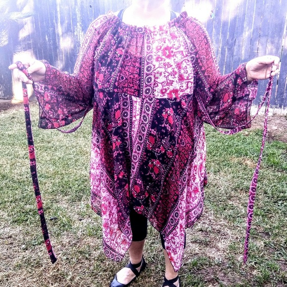 Red and black print boho top - Picture 3 of 5